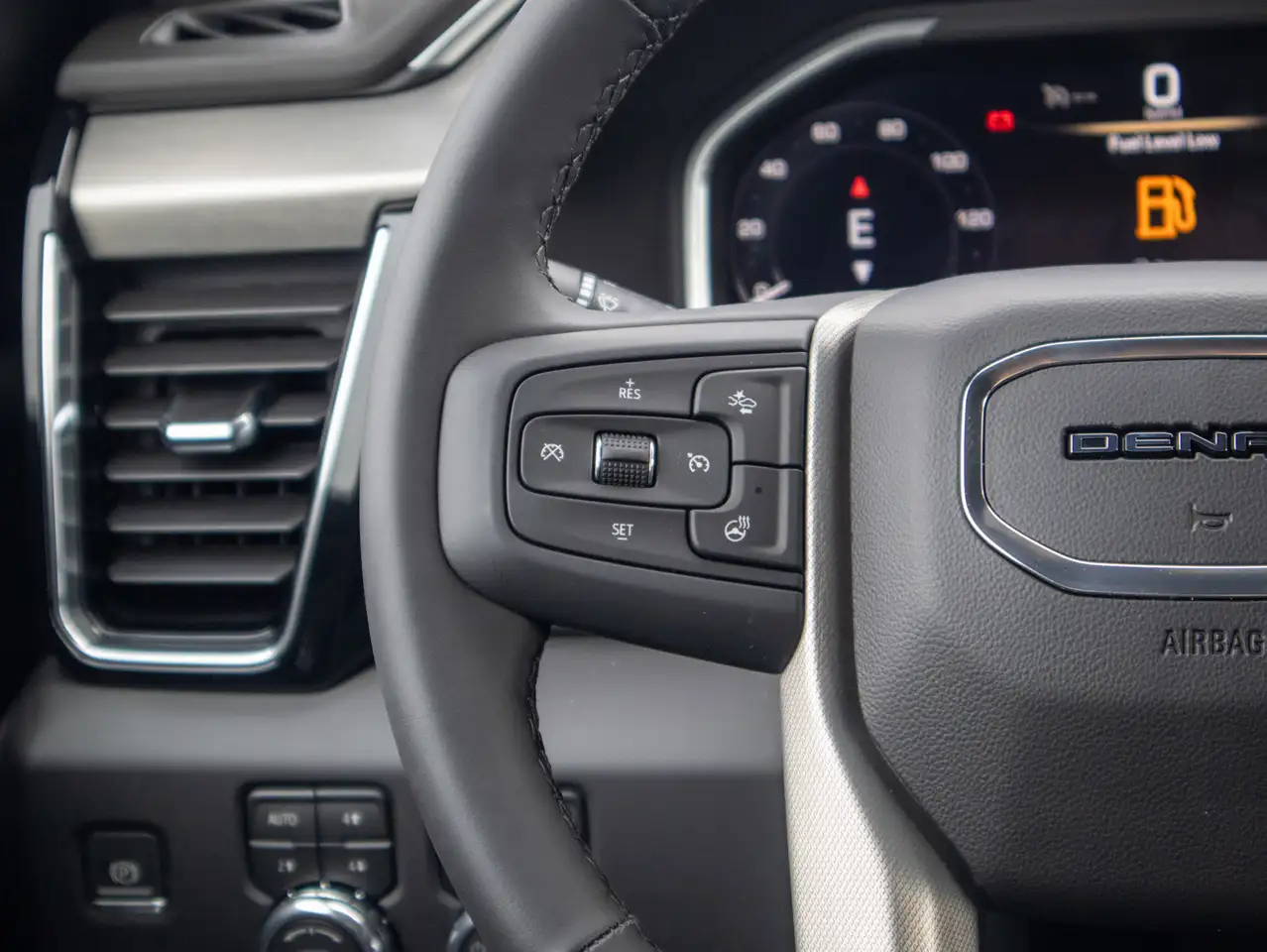 GMC Sierra 2500HD снимка GMC Sierra 2500HD