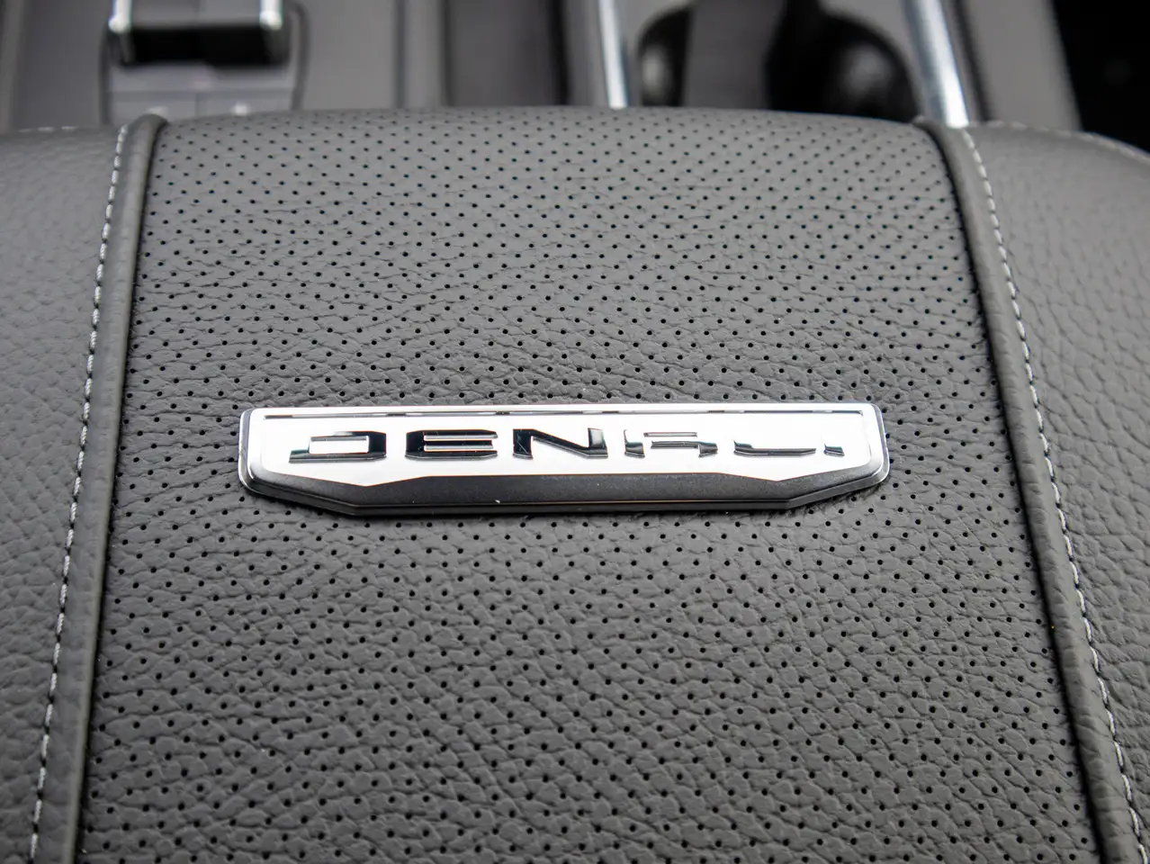 GMC Sierra 2500HD снимка GMC Sierra 2500HD