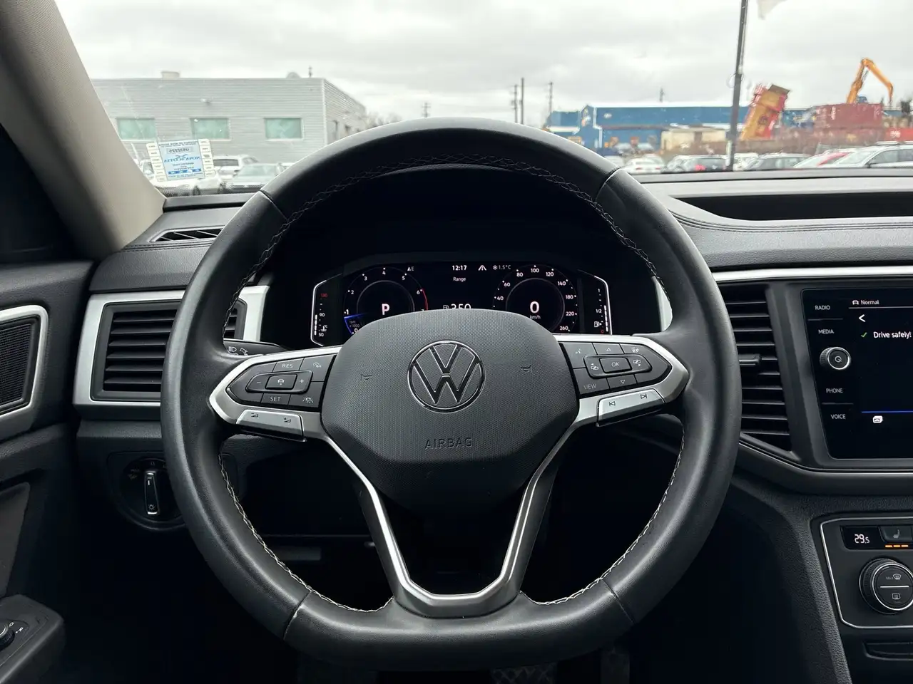 Volkswagen Atlas снимка Volkswagen Atlas