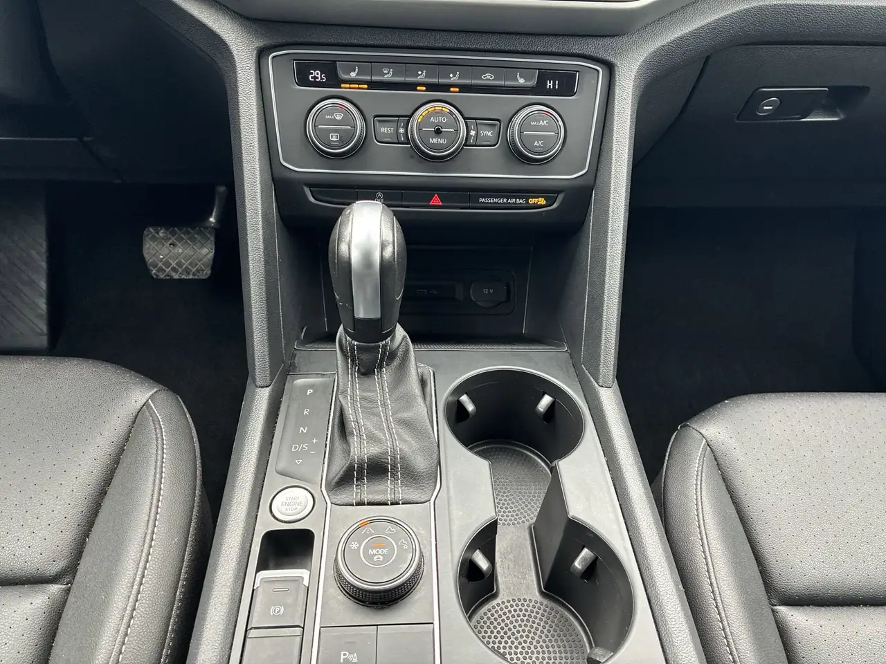 Volkswagen Atlas снимка Volkswagen Atlas