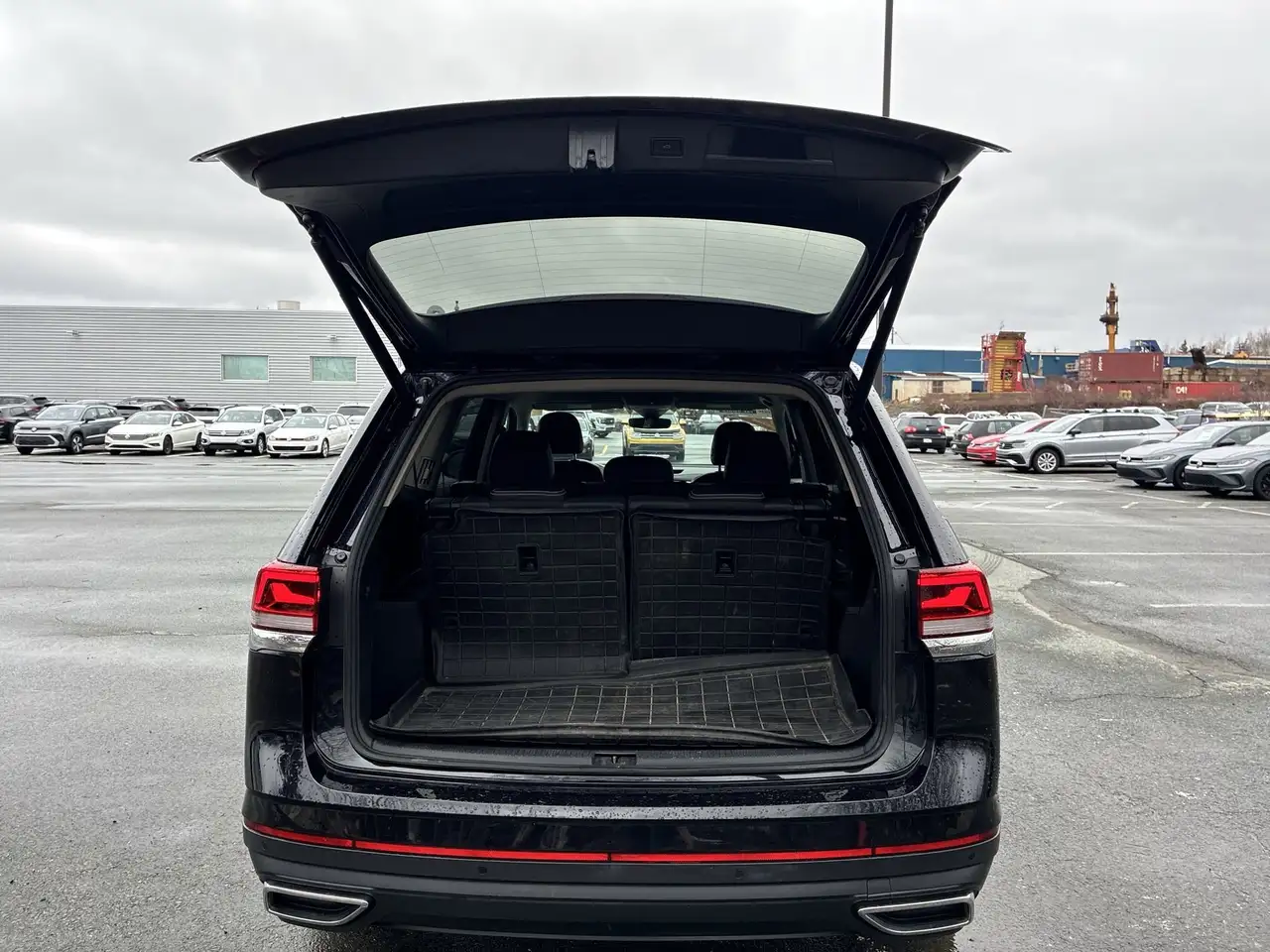 Volkswagen Atlas снимка Volkswagen Atlas