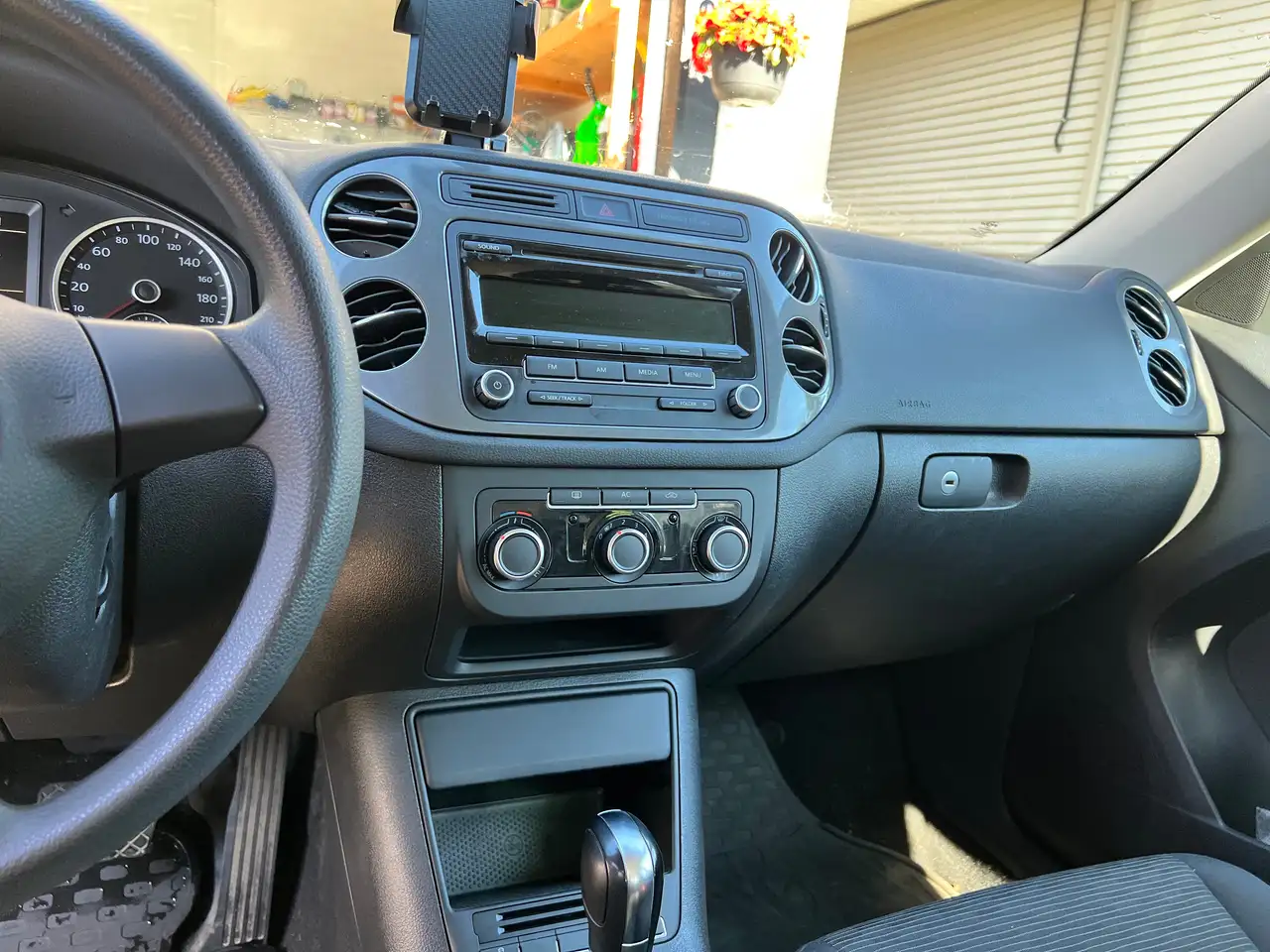 Volkswagen Tiguan снимка Volkswagen Tiguan