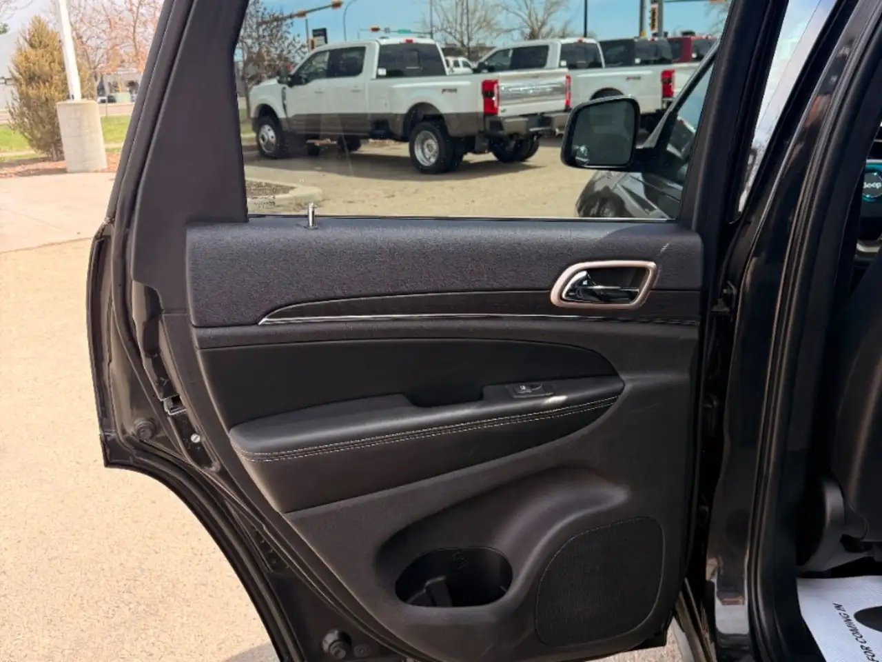 Jeep Grand Cherokee снимка Jeep Grand Cherokee