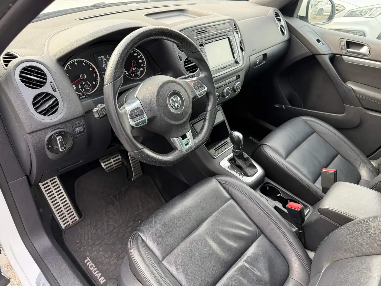 Volkswagen Tiguan снимка Volkswagen Tiguan