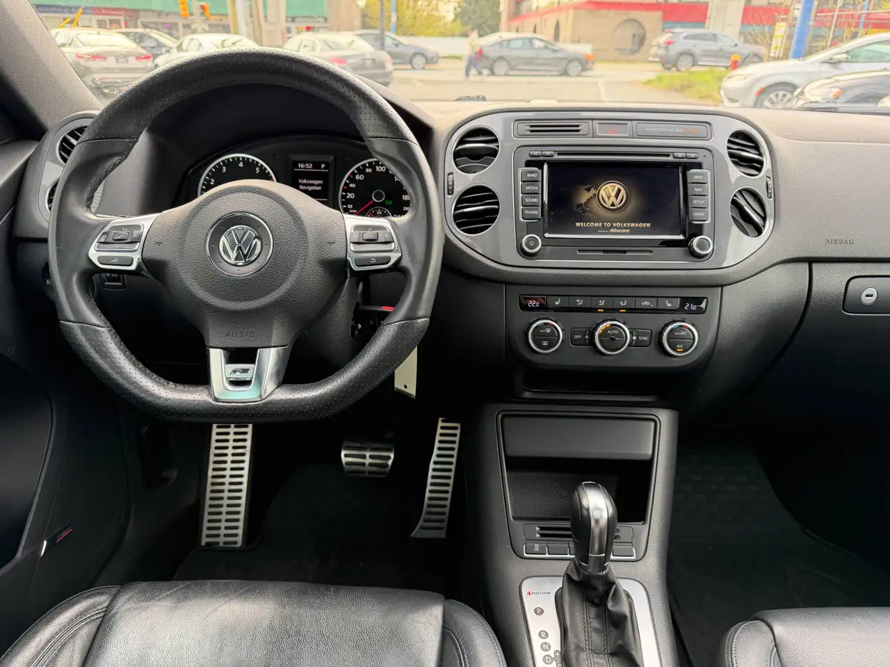 Volkswagen Tiguan снимка Volkswagen Tiguan