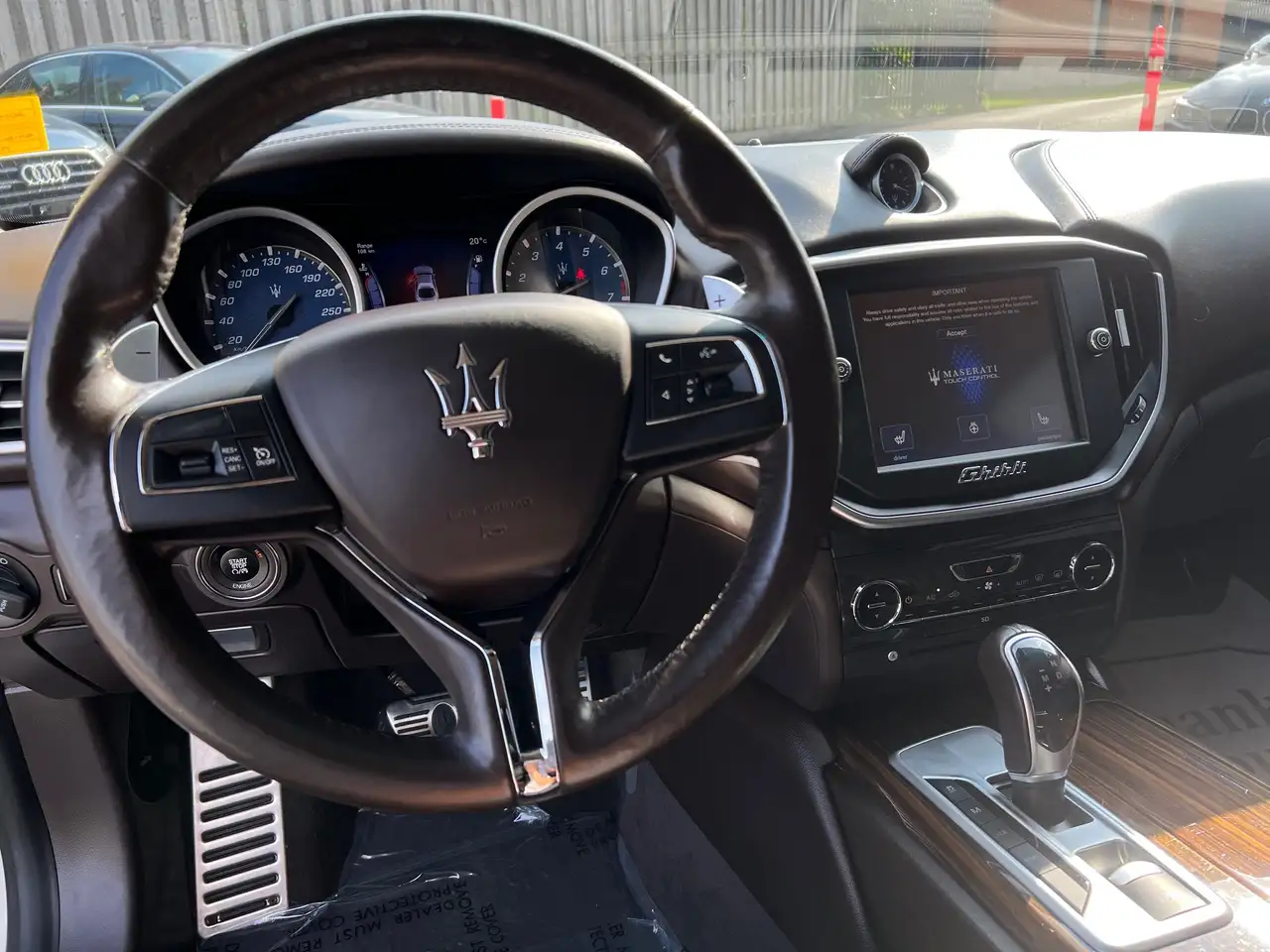 Maserati Ghibli photo Maserati Ghibli
