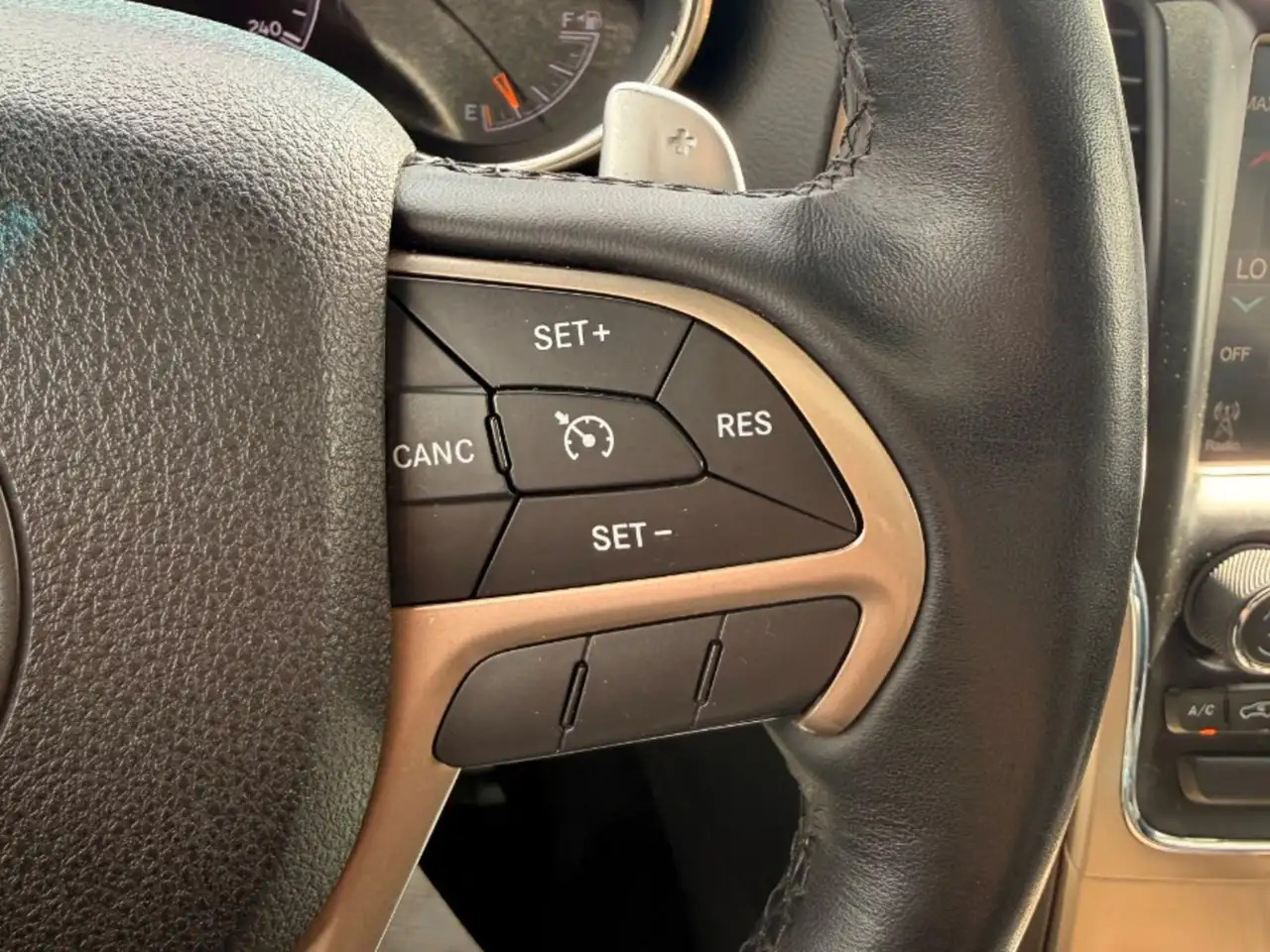 Jeep Grand Cherokee снимка Jeep Grand Cherokee