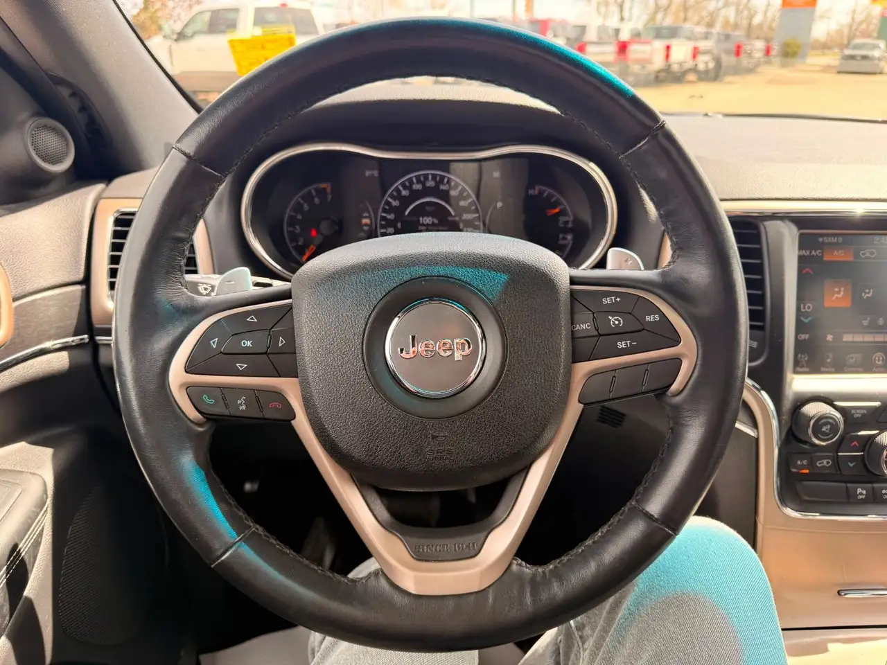Jeep Grand Cherokee снимка Jeep Grand Cherokee