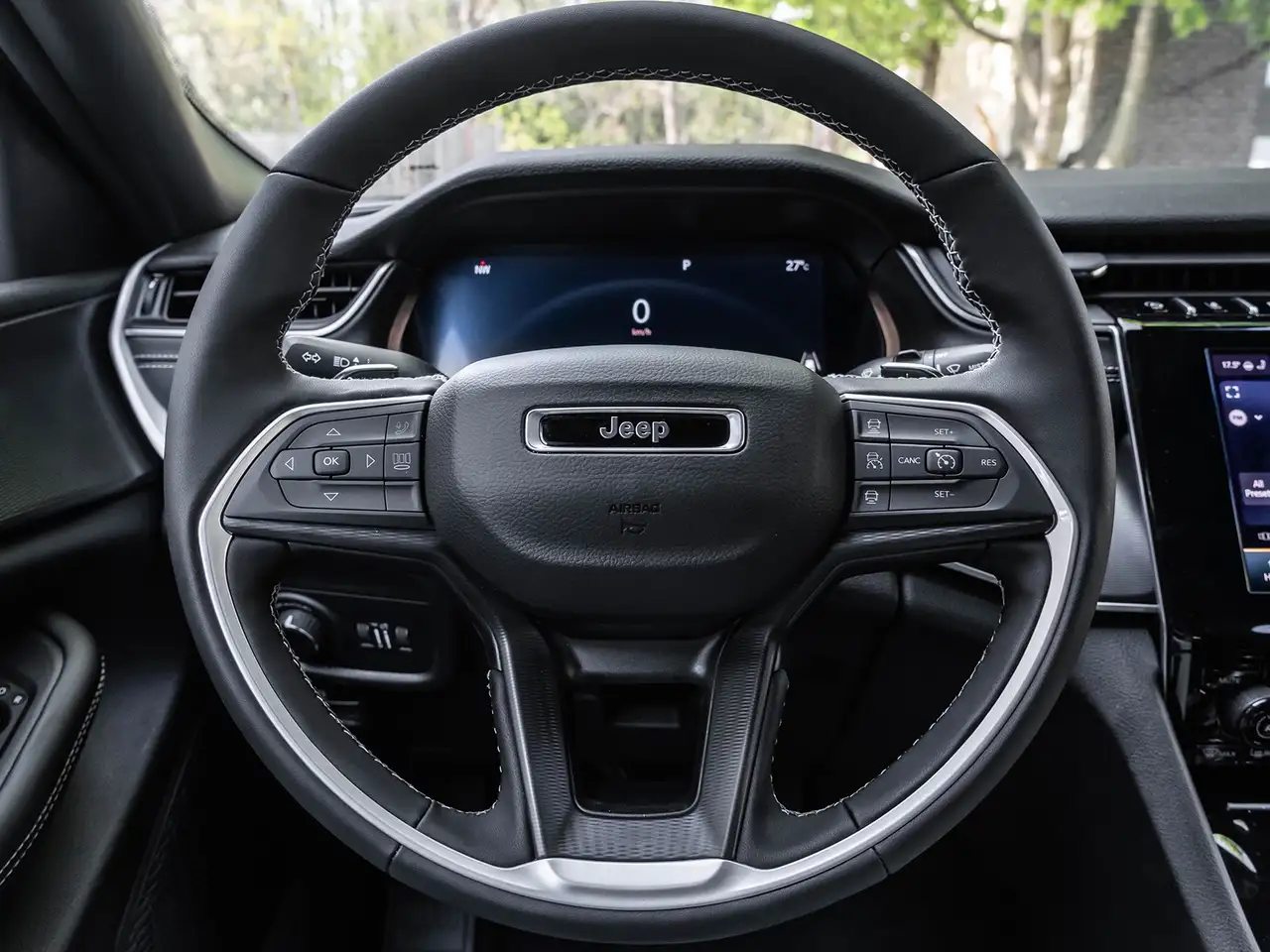 Jeep Grand Cherokee photo Jeep Grand Cherokee