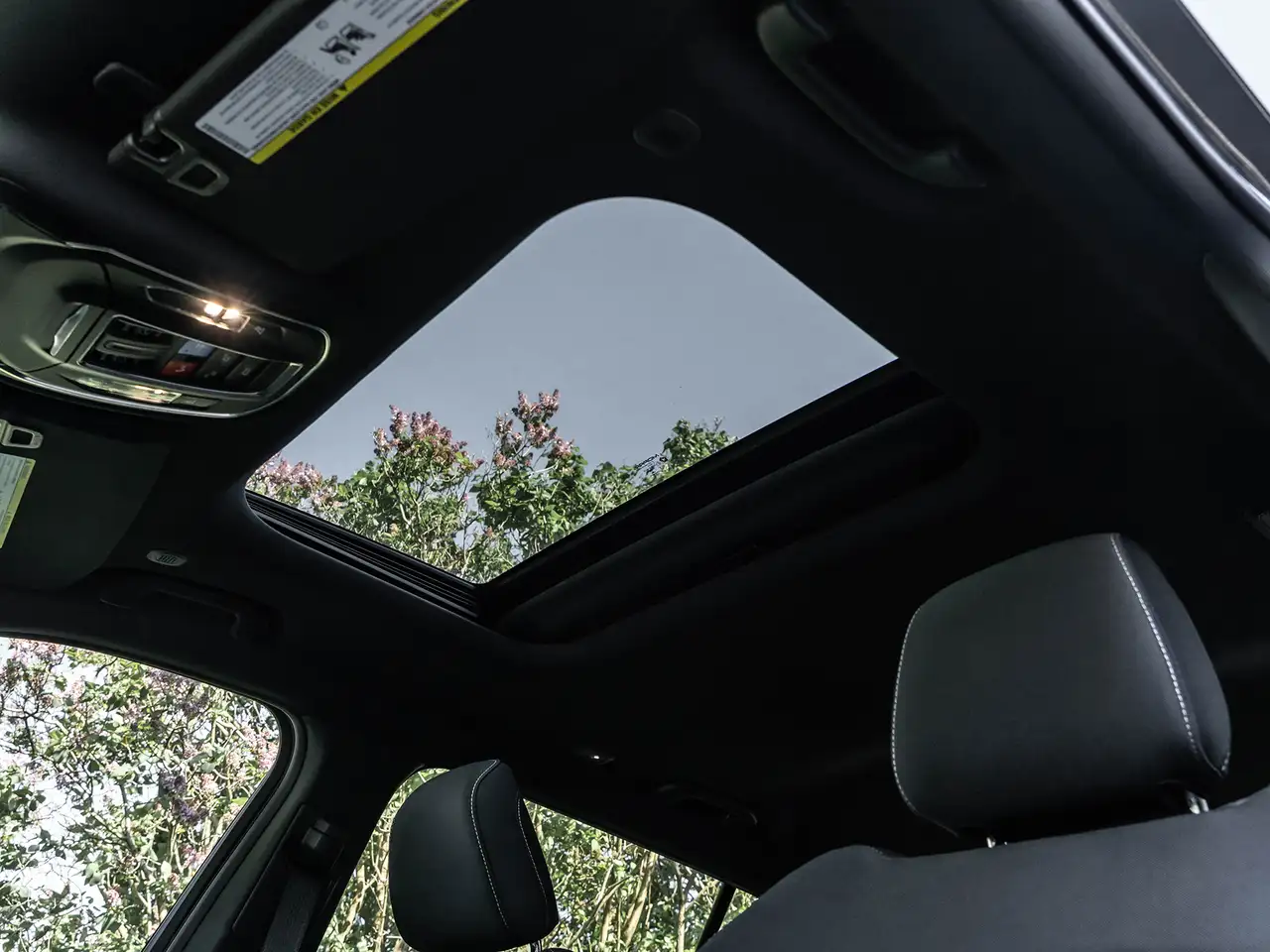 Jeep Grand Cherokee photo Jeep Grand Cherokee