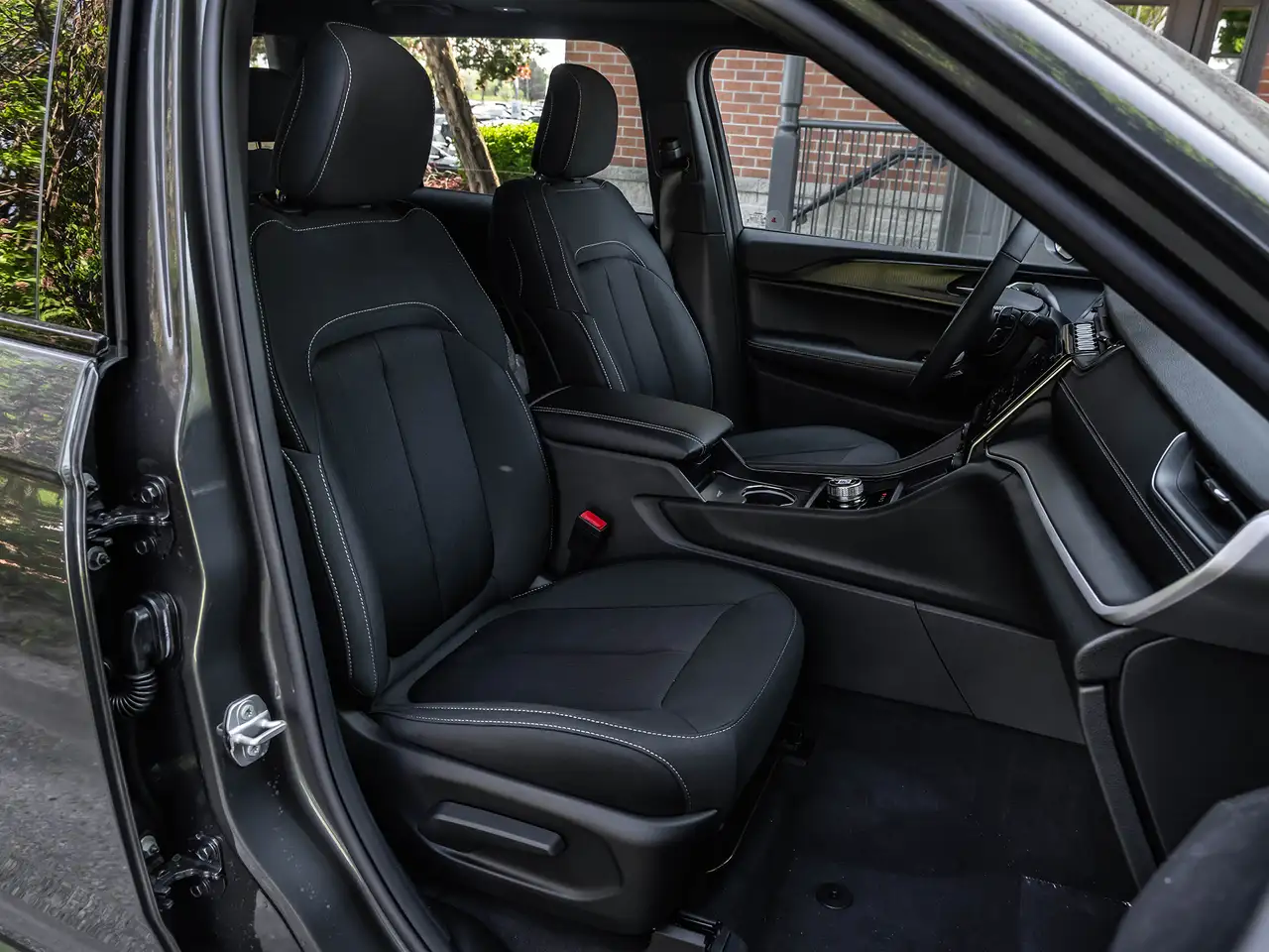 Jeep Grand Cherokee photo Jeep Grand Cherokee