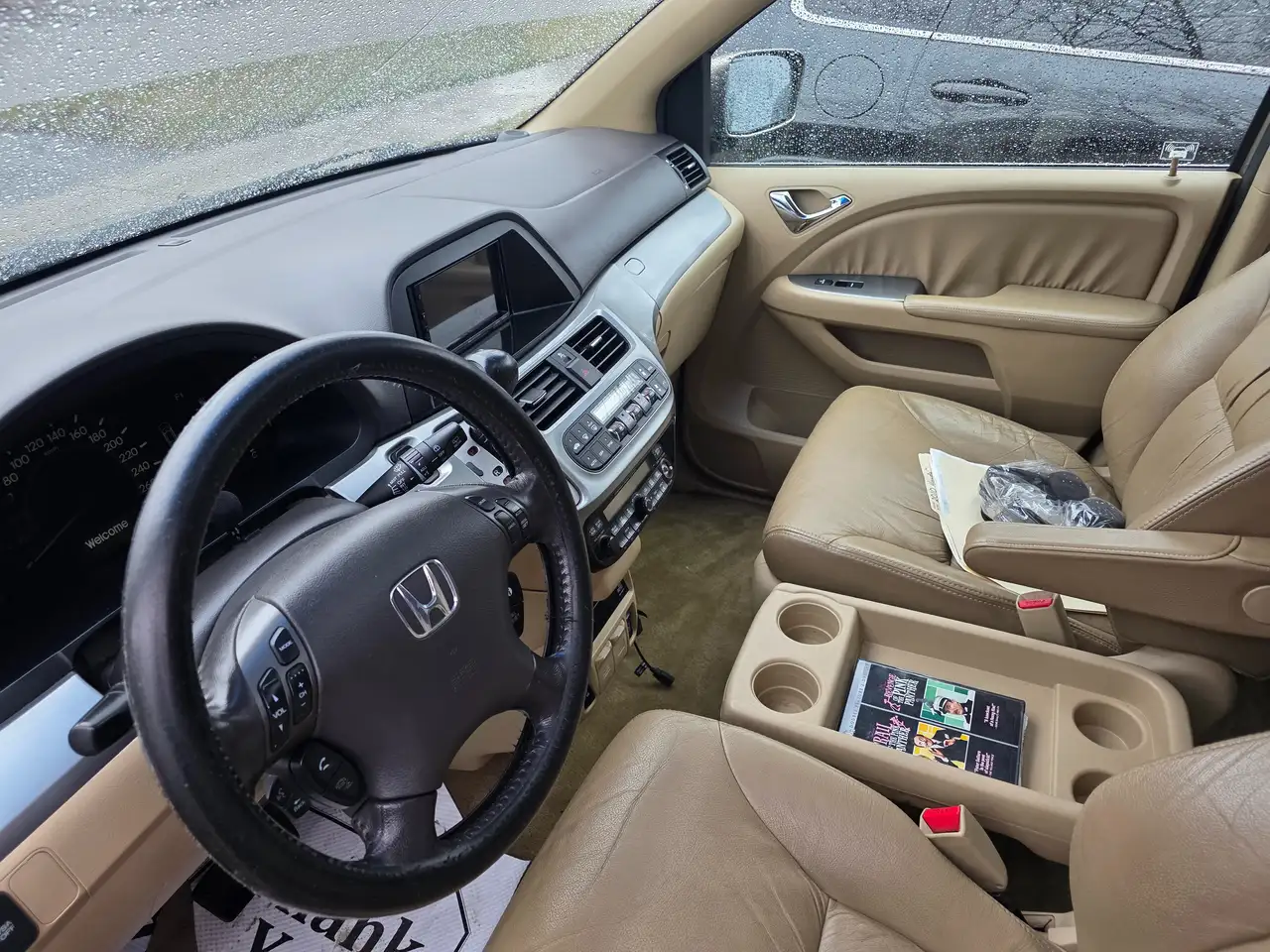 Honda Odyssey снимка Honda Odyssey