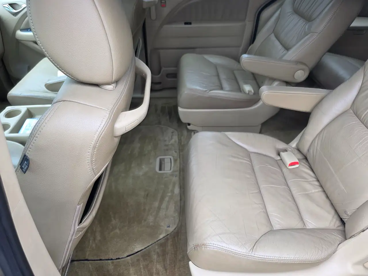 Honda Odyssey снимка Honda Odyssey