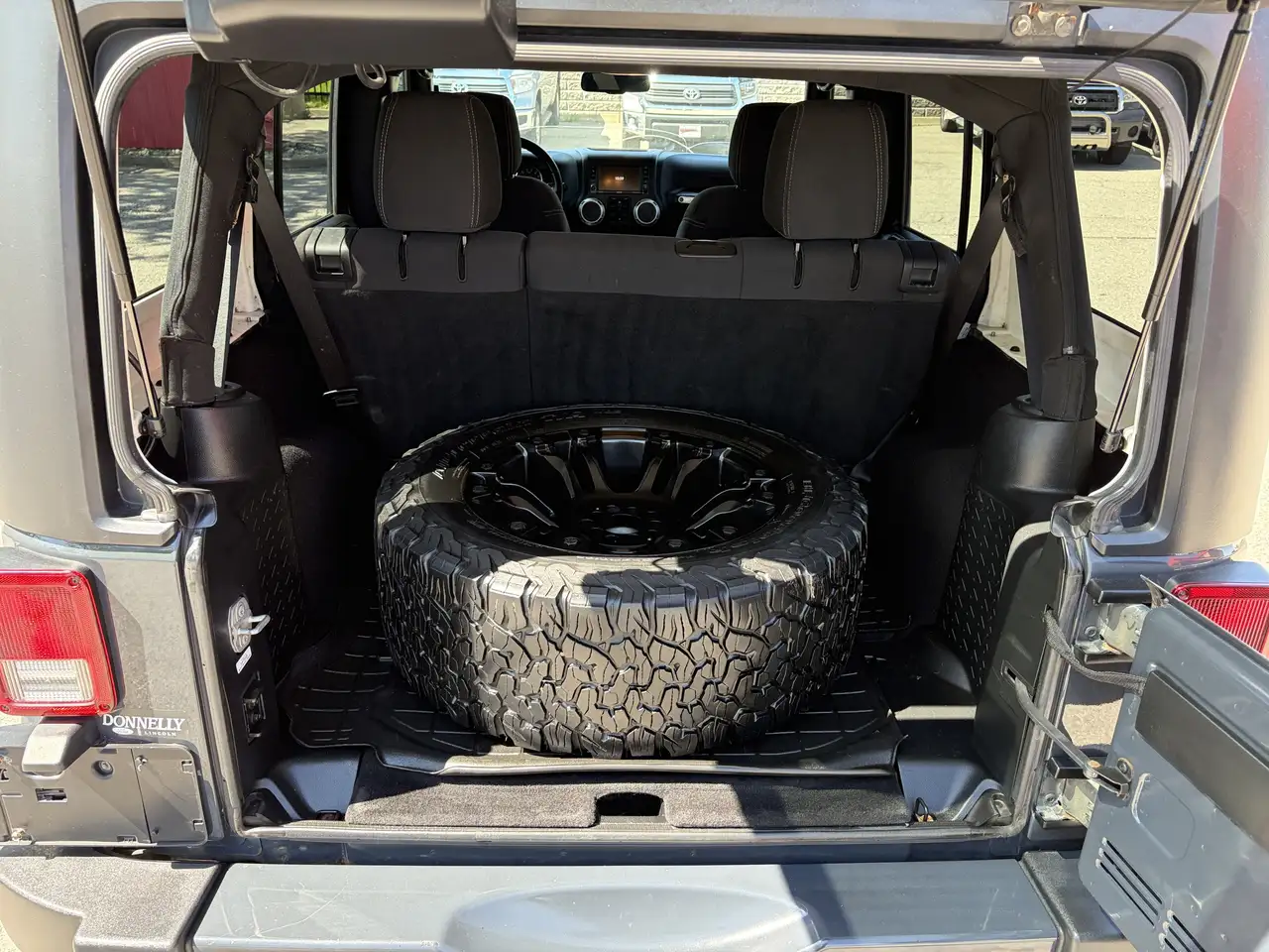 Jeep Wrangler photo Jeep Wrangler