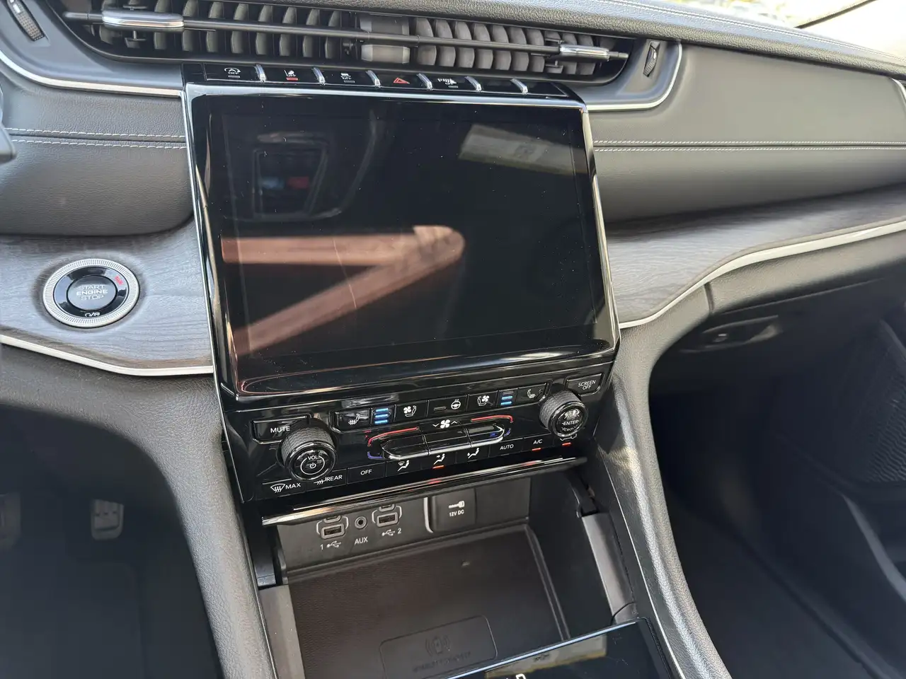 Jeep Grand Cherokee снимка Jeep Grand Cherokee