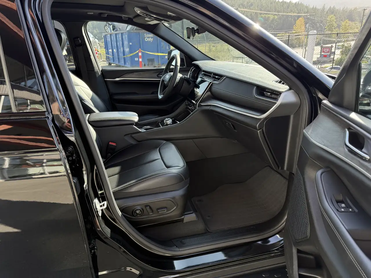 Jeep Grand Cherokee снимка Jeep Grand Cherokee