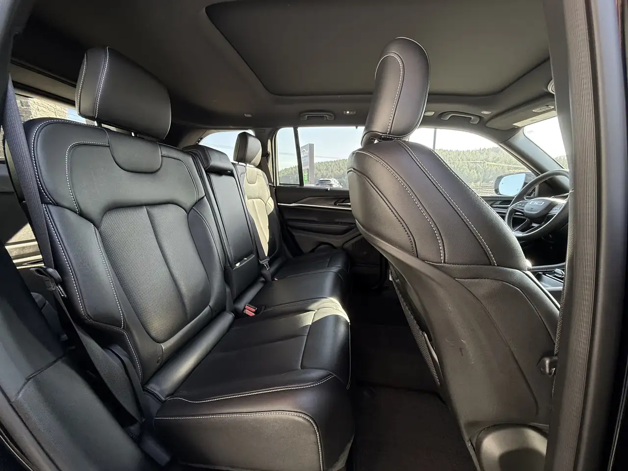Jeep Grand Cherokee снимка Jeep Grand Cherokee