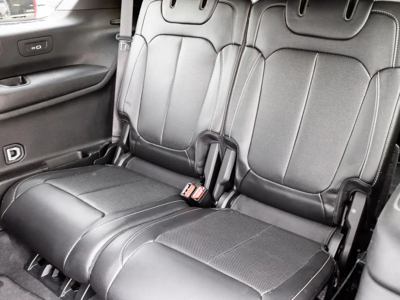 Jeep Grand Cherokee photo Jeep Grand Cherokee