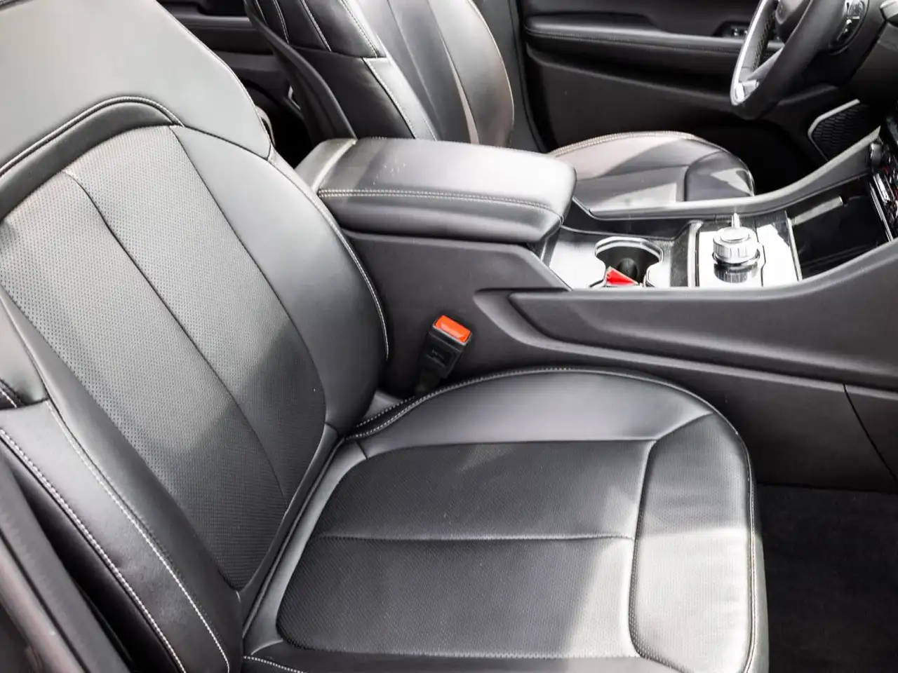 Jeep Grand Cherokee photo Jeep Grand Cherokee