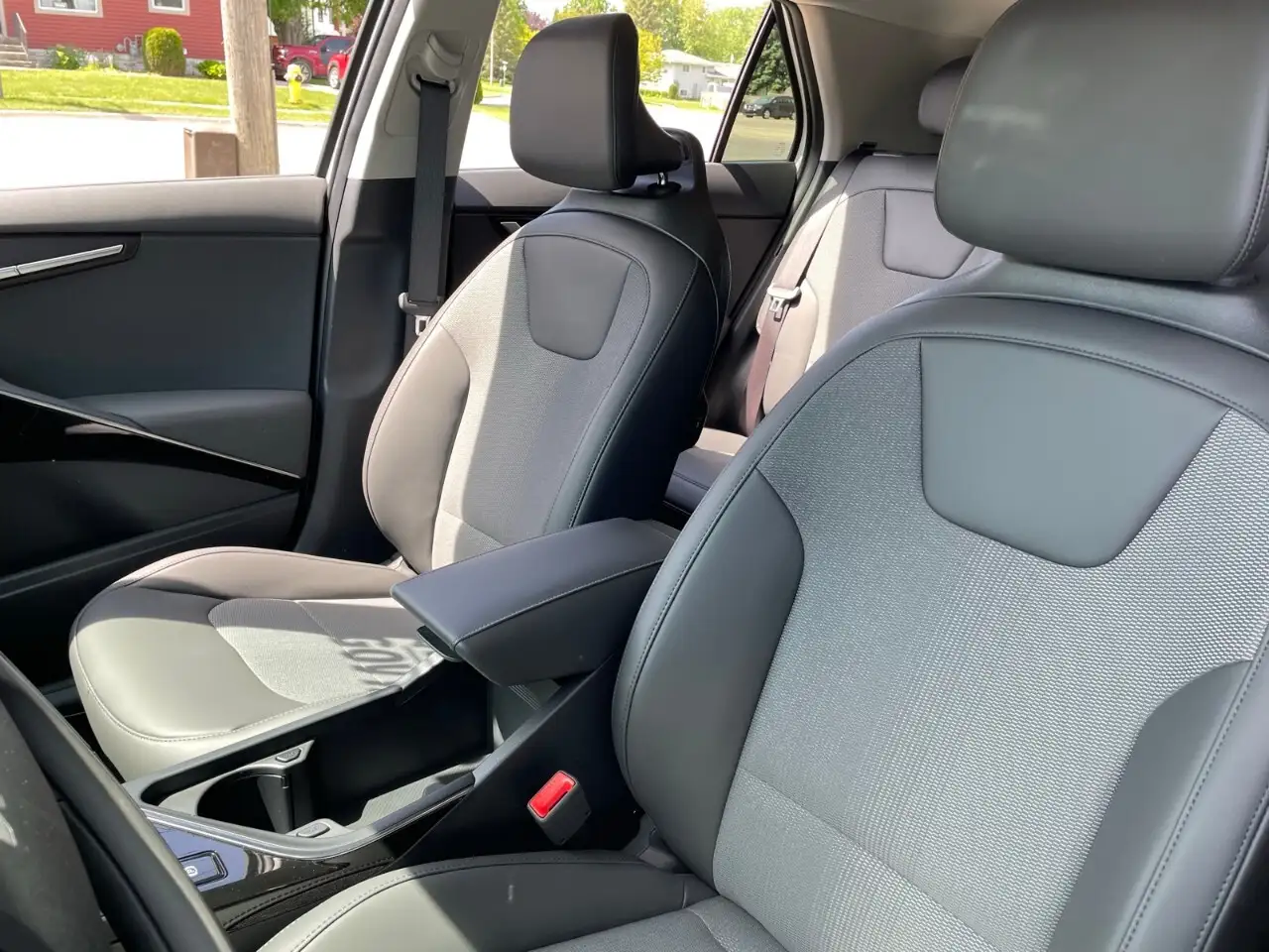 Kia Niro снимка Kia Niro