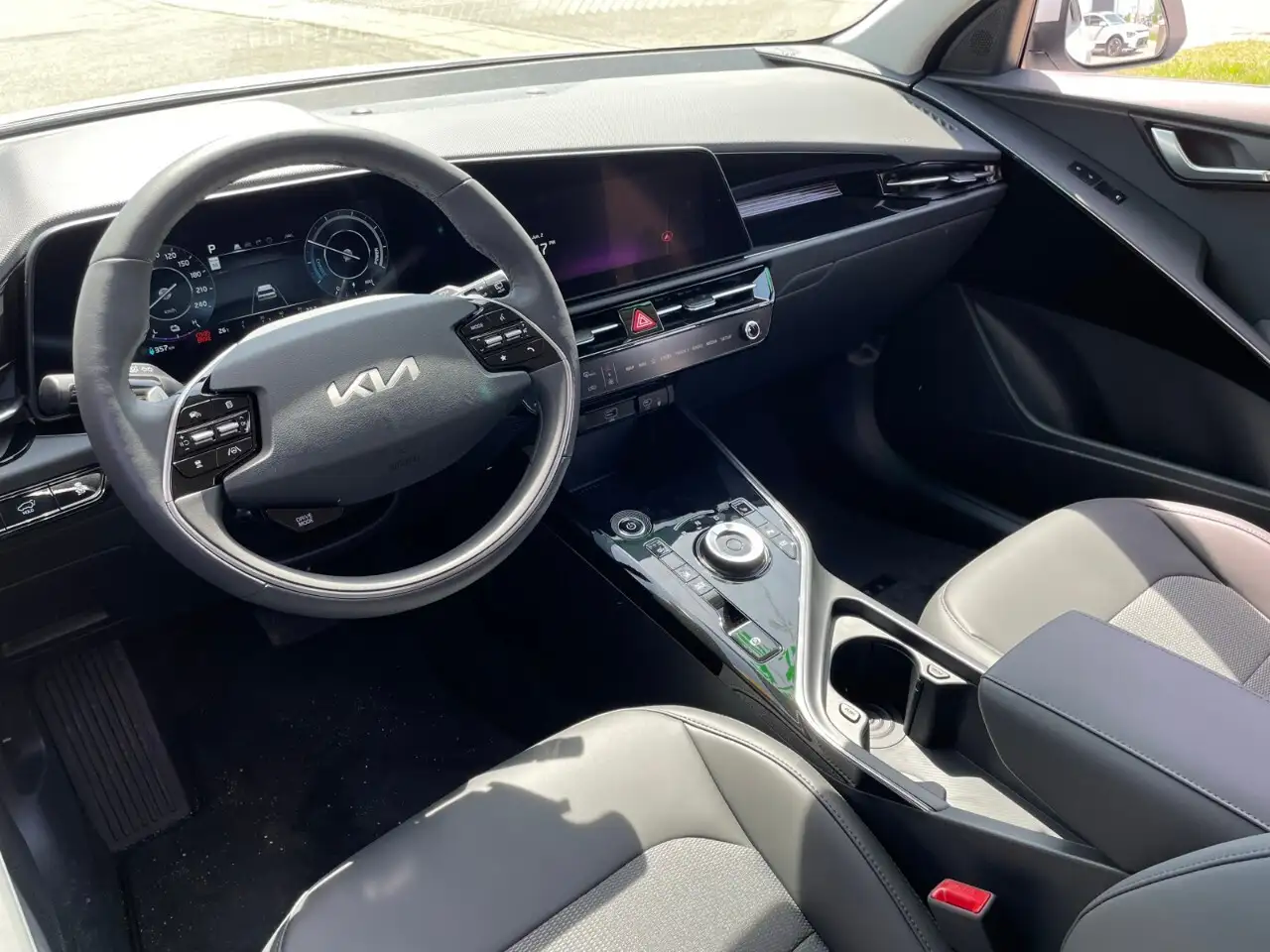 Kia Niro снимка Kia Niro