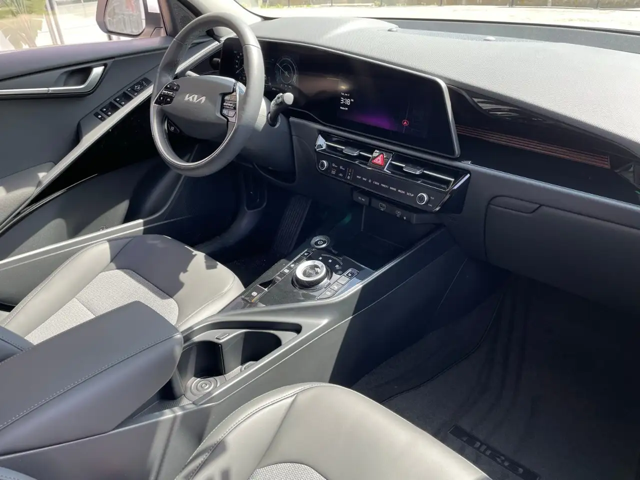 Kia Niro снимка Kia Niro