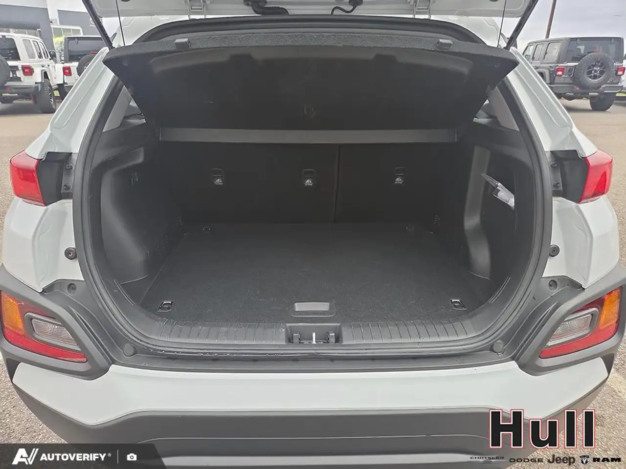 Hyundai KONA снимка Hyundai KONA