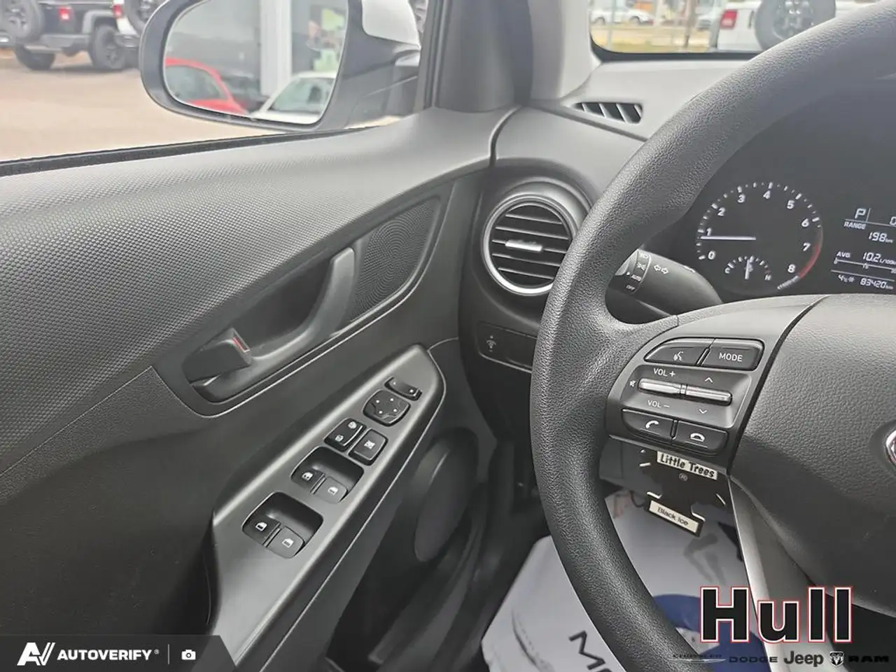 Hyundai KONA снимка Hyundai KONA