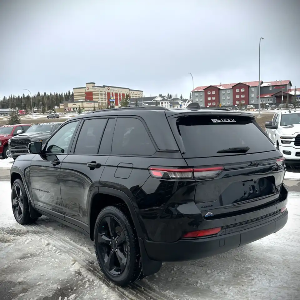 Jeep Grand Cherokee снимка Jeep Grand Cherokee