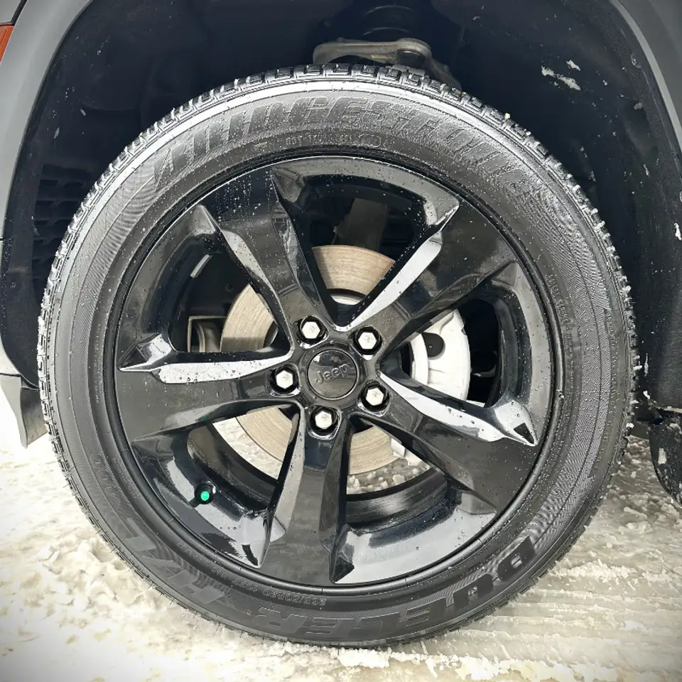 Jeep Grand Cherokee снимка Jeep Grand Cherokee