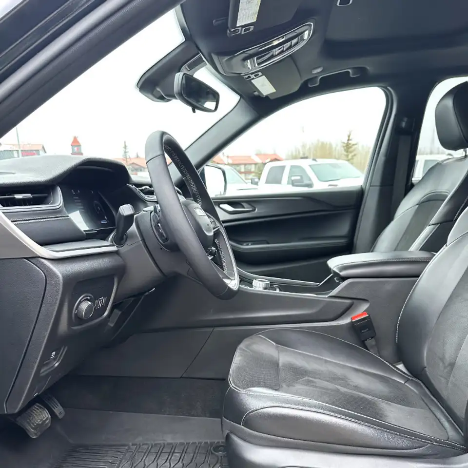 Jeep Grand Cherokee снимка Jeep Grand Cherokee