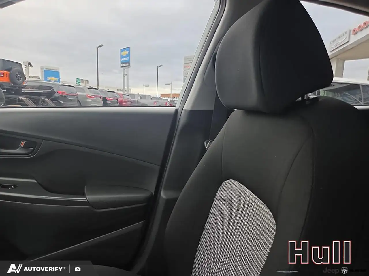 Hyundai KONA снимка Hyundai KONA