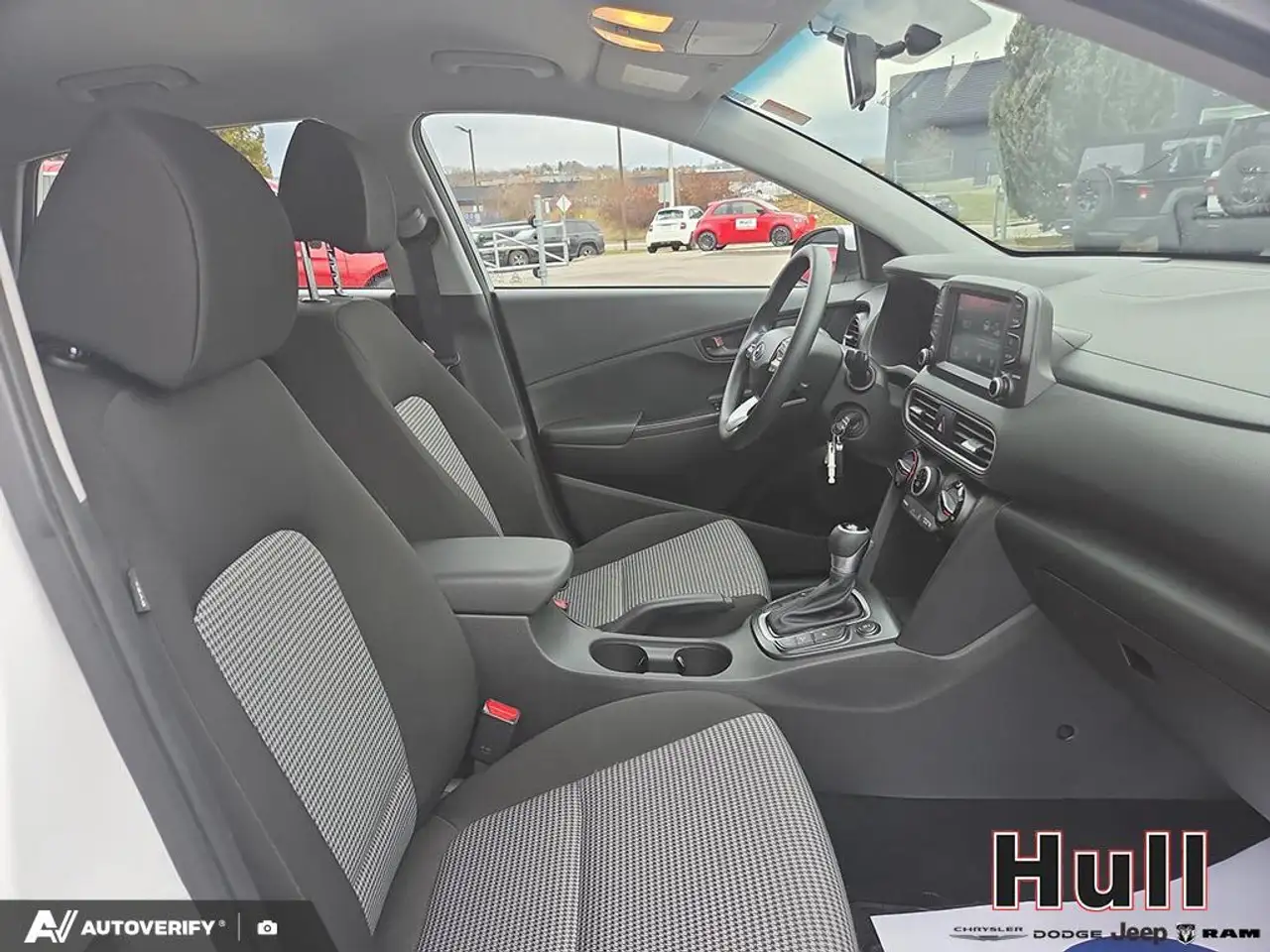 Hyundai KONA снимка Hyundai KONA