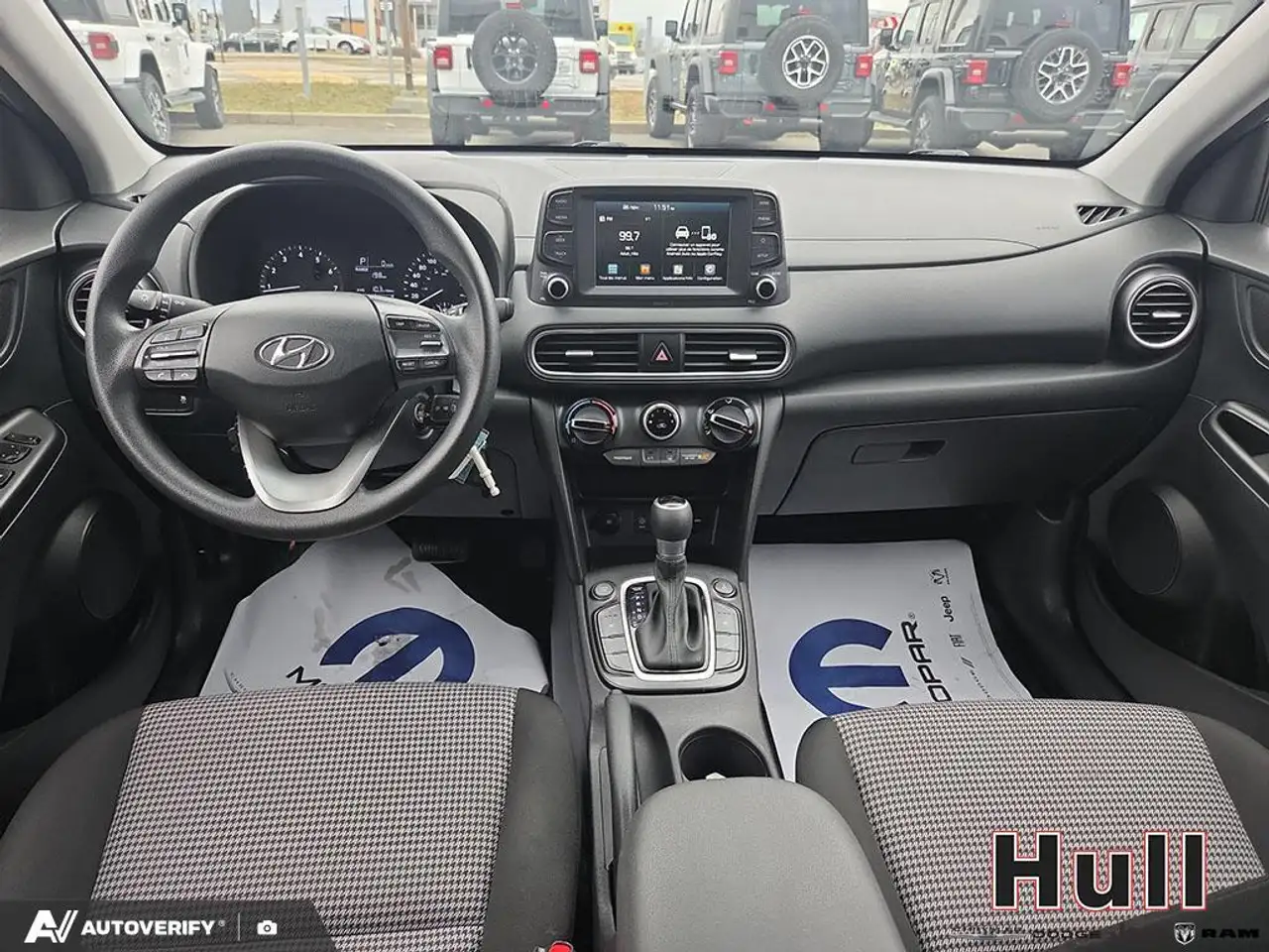 Hyundai KONA снимка Hyundai KONA