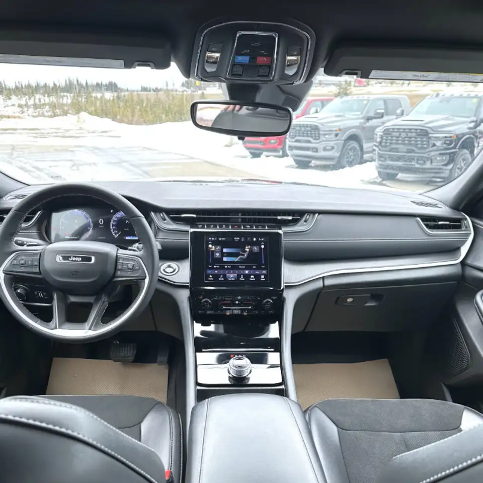 Jeep Grand Cherokee снимка Jeep Grand Cherokee