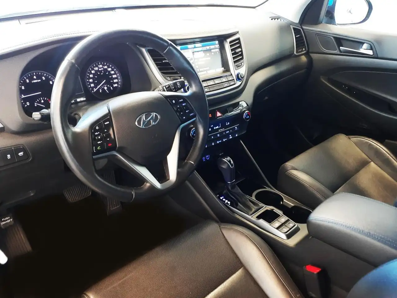 Hyundai TUCSON photo Hyundai TUCSON