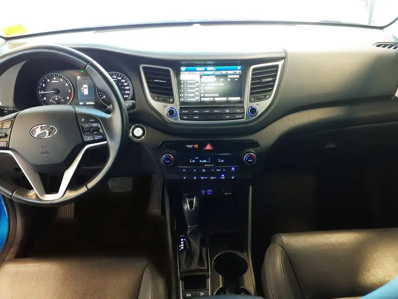 Hyundai TUCSON photo Hyundai TUCSON