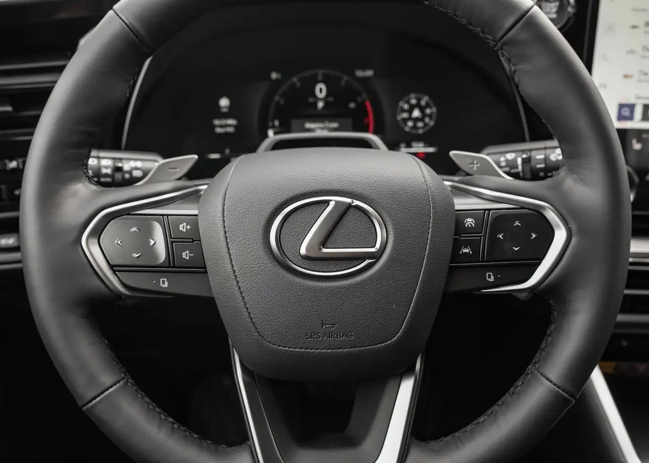 Lexus TX photo Lexus TX