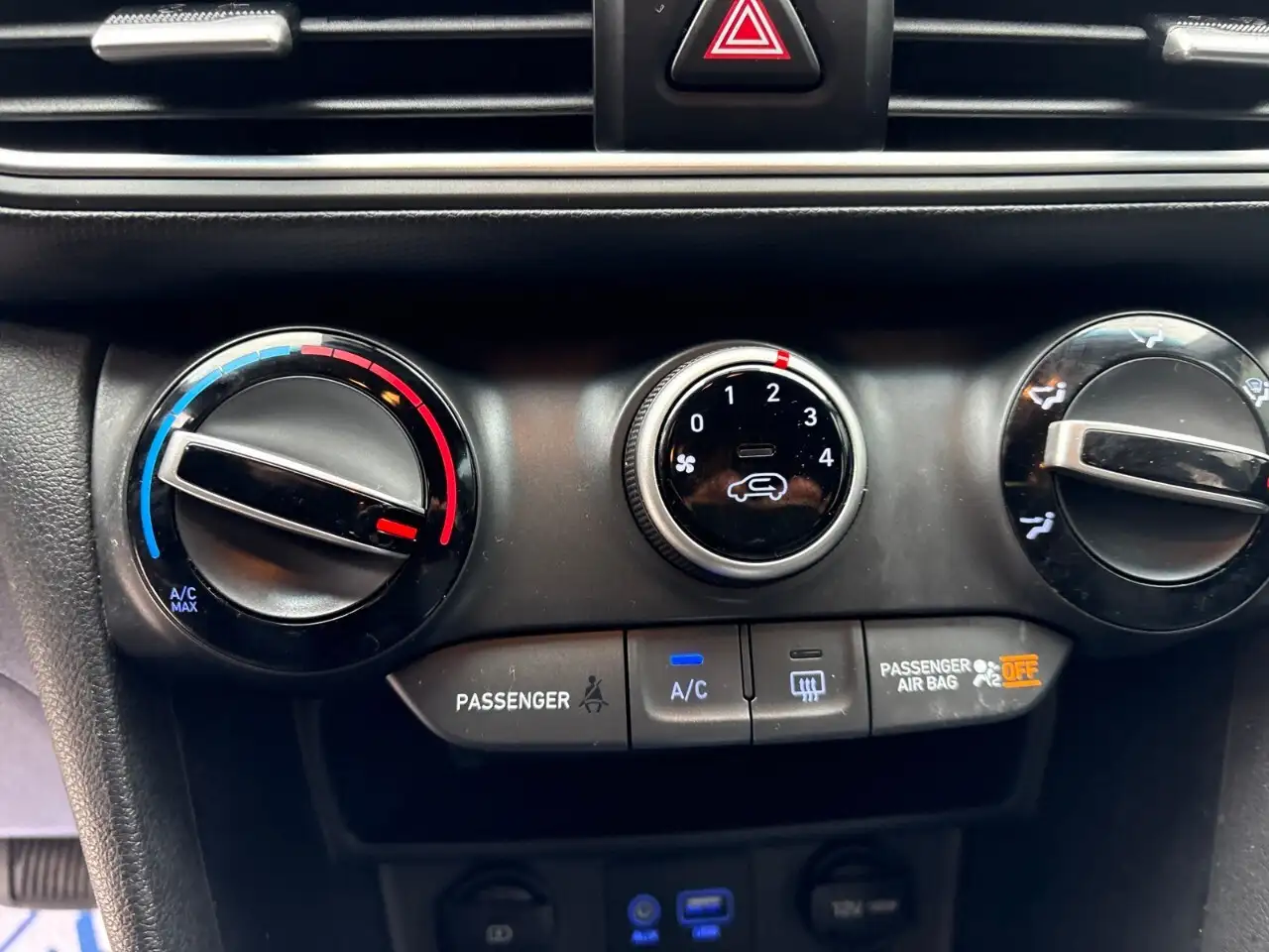 Hyundai KONA photo Hyundai KONA