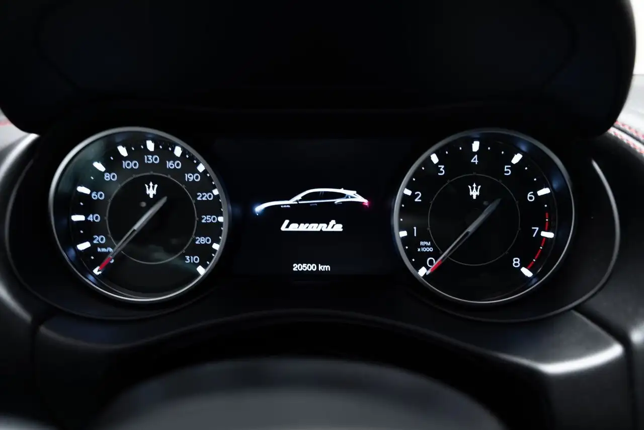 Maserati Levante снимка Maserati Levante