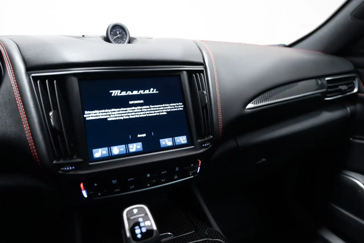 Maserati Levante снимка Maserati Levante