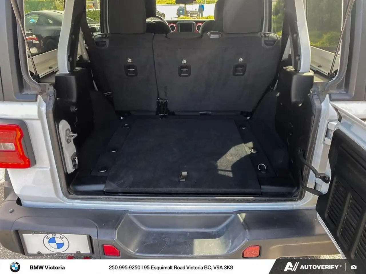 Jeep Wrangler photo Jeep Wrangler