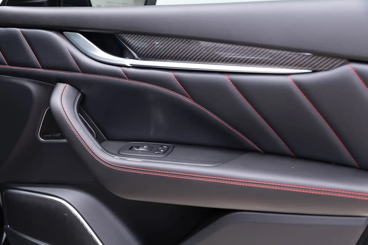 Maserati Levante снимка Maserati Levante