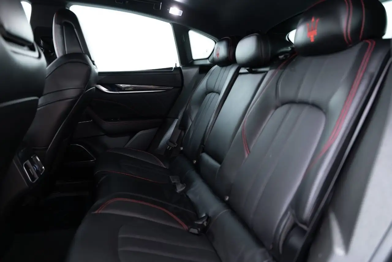 Maserati Levante снимка Maserati Levante