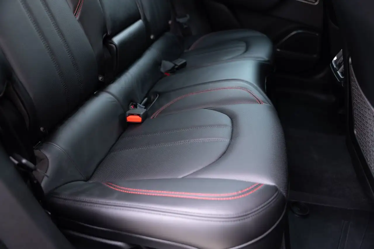 Maserati Levante снимка Maserati Levante