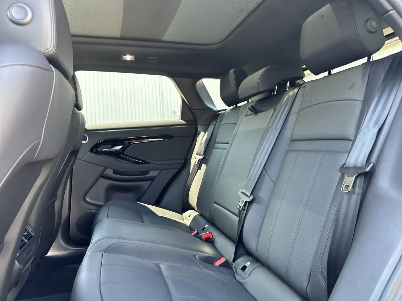 Land Rover Range Rover Evoque photo Land Rover Range Rover Evoque