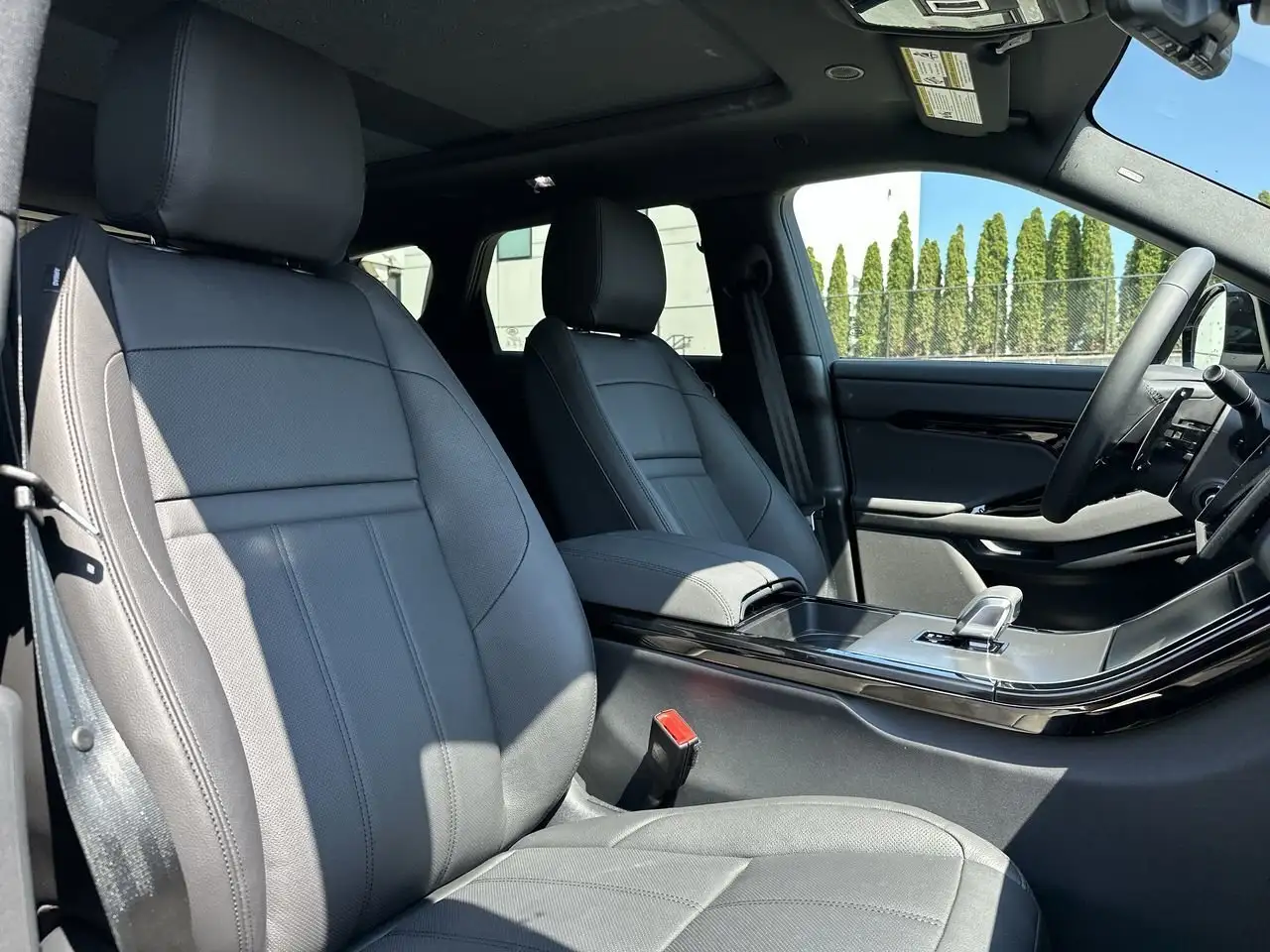Land Rover Range Rover Evoque photo Land Rover Range Rover Evoque