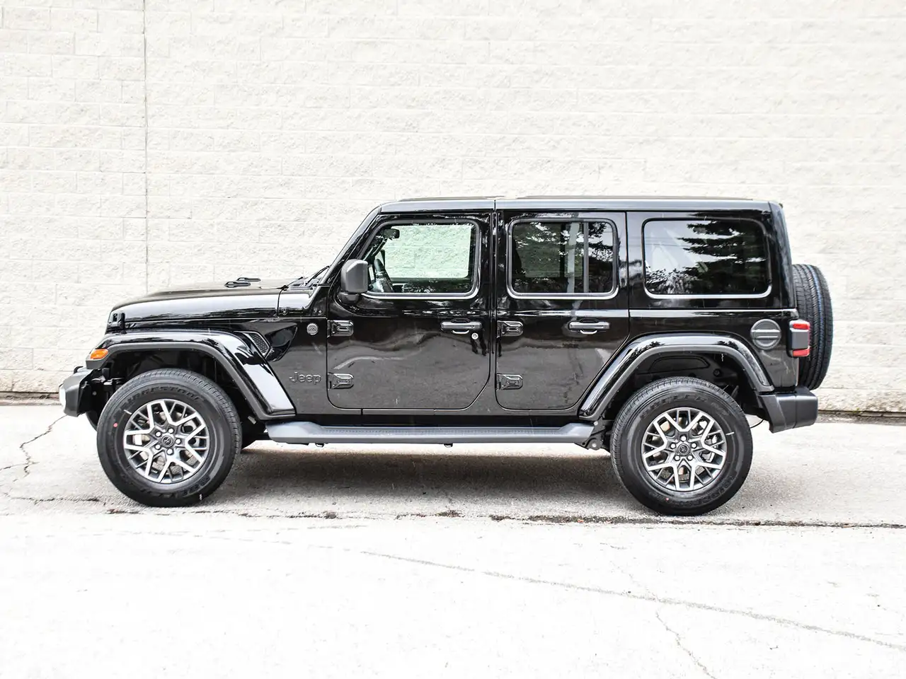 Jeep Wrangler снимка Jeep Wrangler