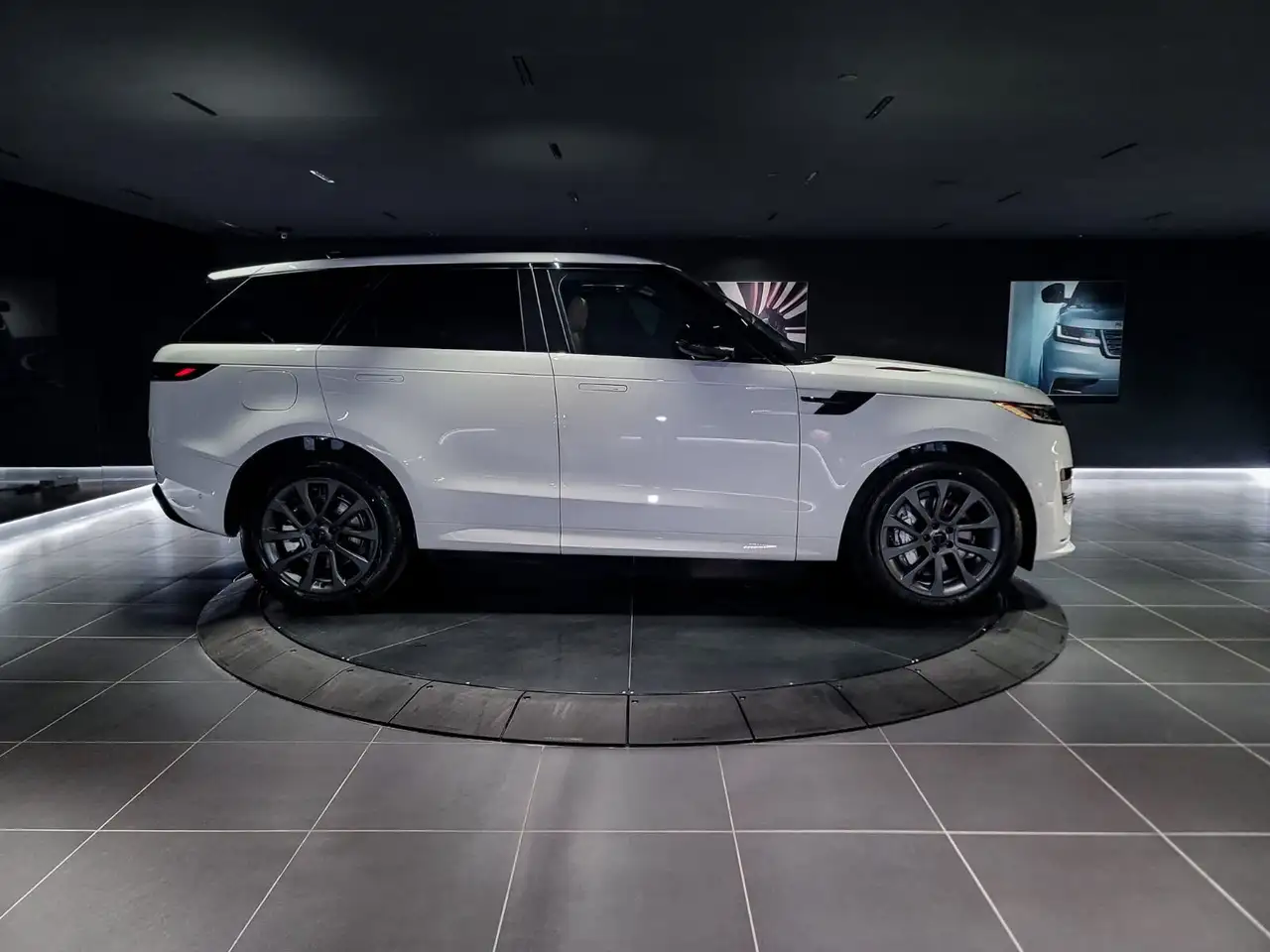 Land Rover Range Rover Sport снимка Land Rover Range Rover Sport