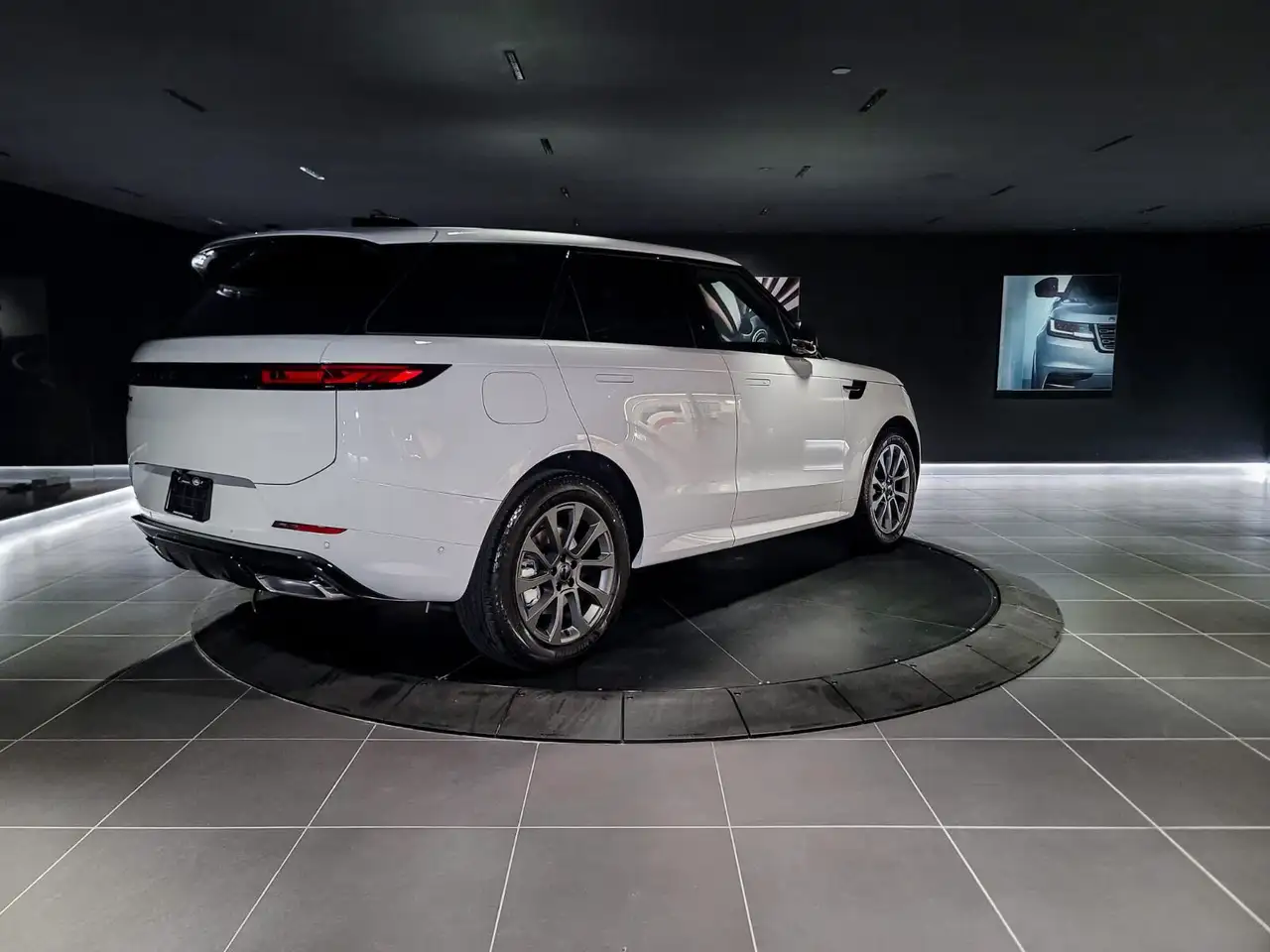 Land Rover Range Rover Sport снимка Land Rover Range Rover Sport
